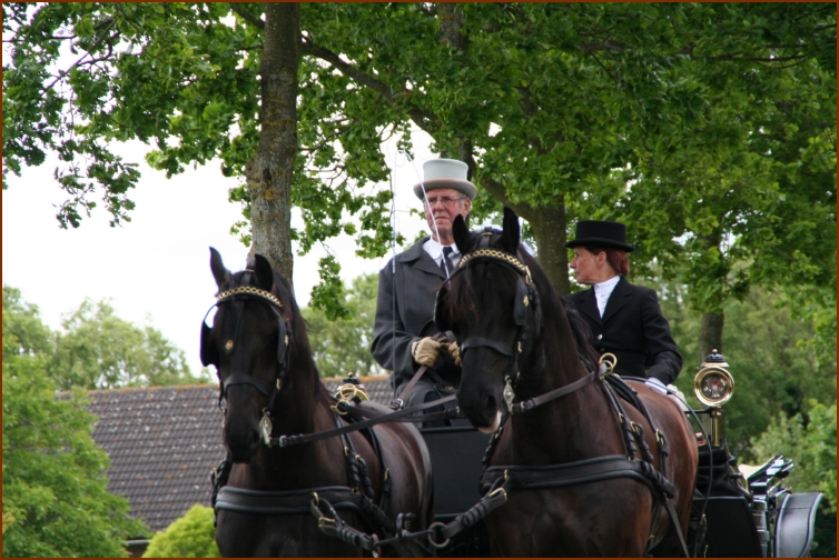 935 Willy & Gerard 131 Met de Koets